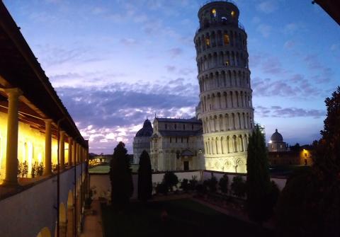 In Pisa gibt es mehr als nur einen Schiefen Turm!