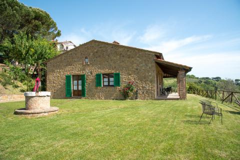 Freistehendes Ferienhaus mit Pool