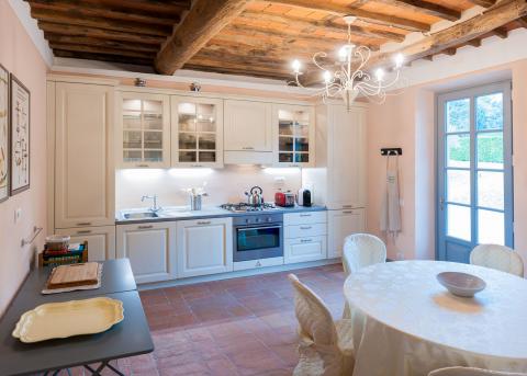 Ferienwohnung in Luxus-Villa mit Pool, Lucca