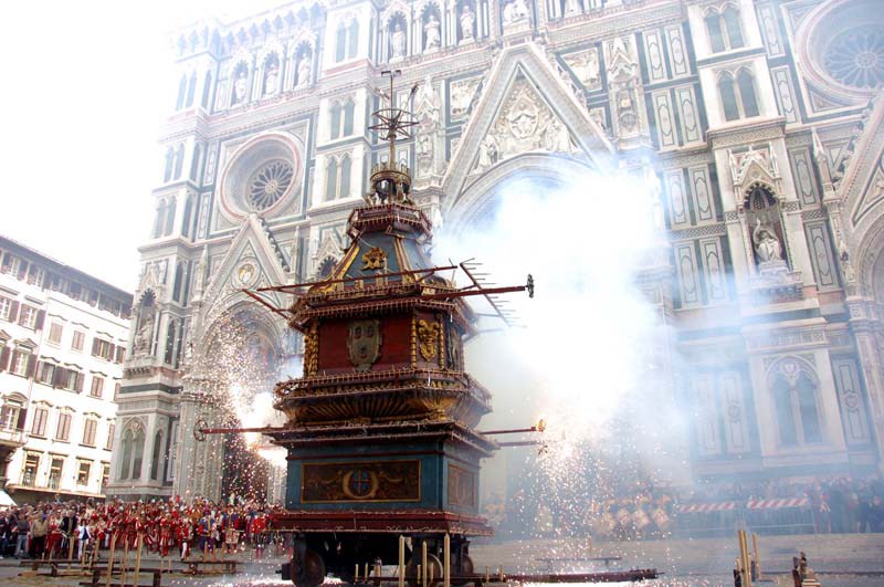 Florenz Scoppio del Carro vor der Kathedrale