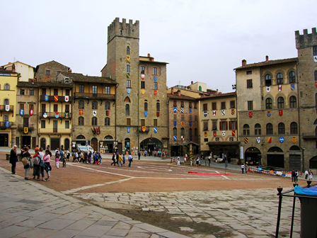 Marktplatz in Arezzo Toskana