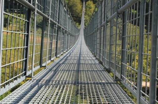 HÃ¤ngebrÃ¼cke bei Pistoia, Toskana