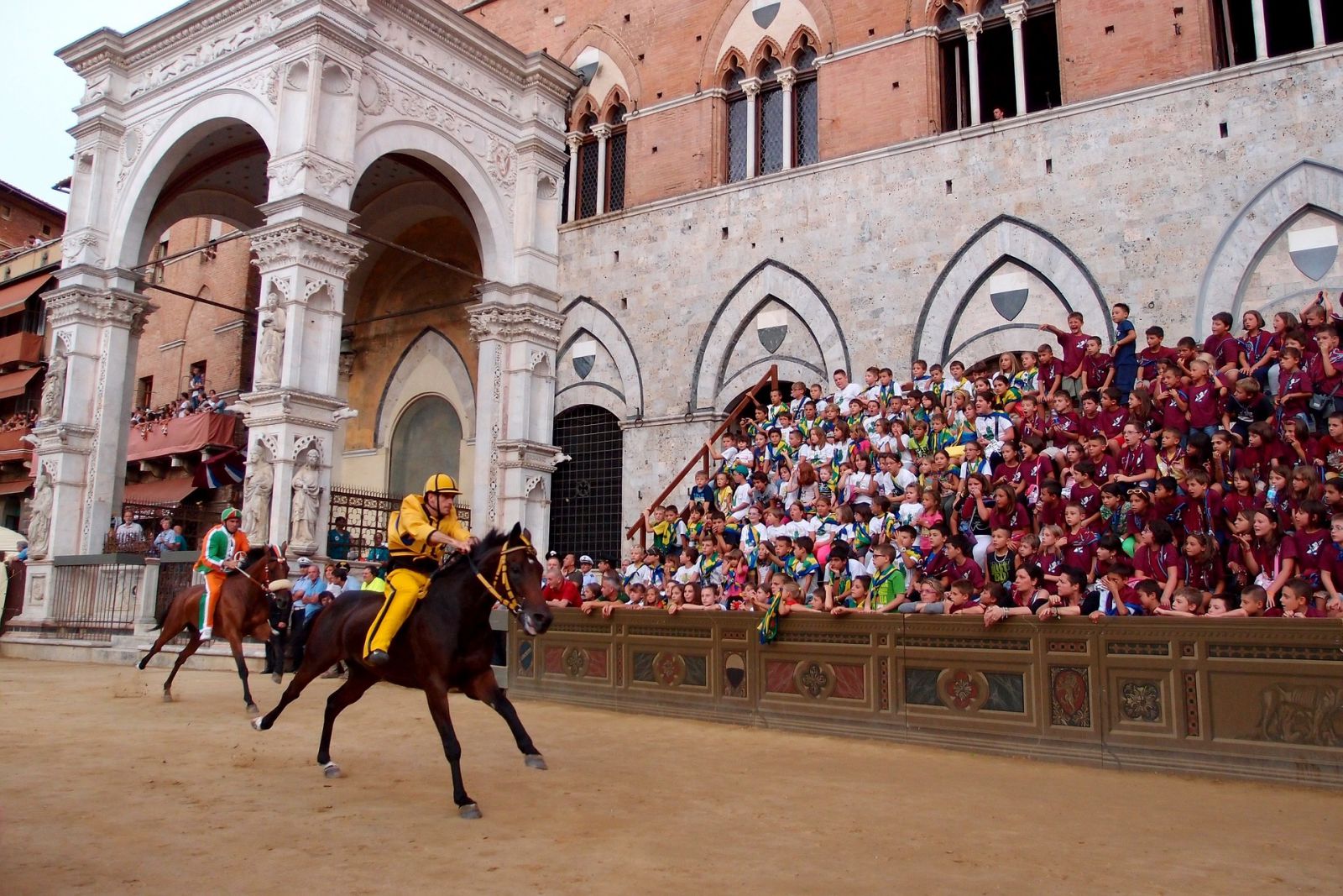 Palio in Siena, Pferderennen auf dem Piazza del Campo, Toskana