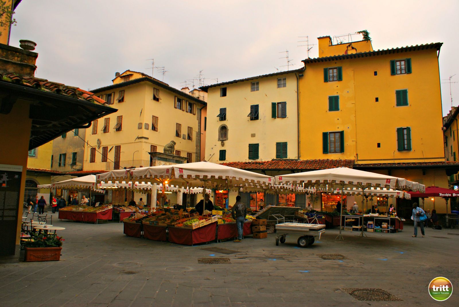 Marktplatz in Pistoia, Toskana
