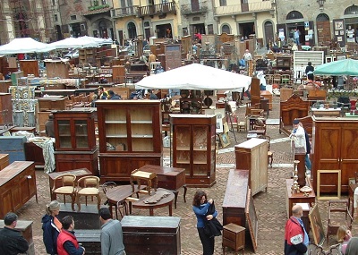 Antiquitätenmarkt in der Toskana