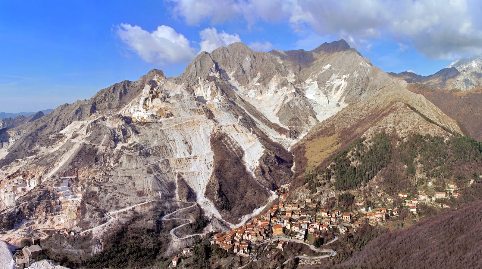 Carrara Marmorbrüche und Collonata