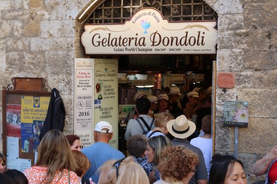 Eisdiele Dondoli in San Gimignano Toskana