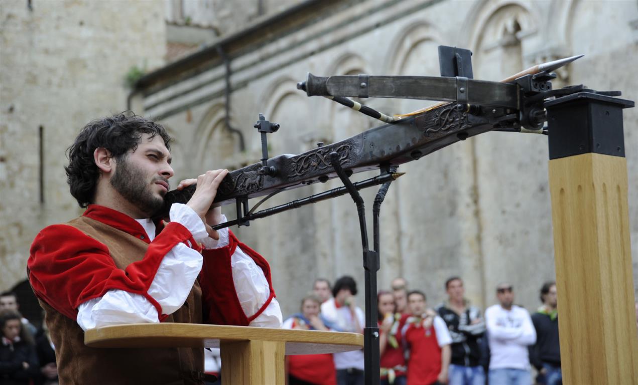 Massa Marittima, Balestro del Girifalco, Armbrust-Schießen, Toskana