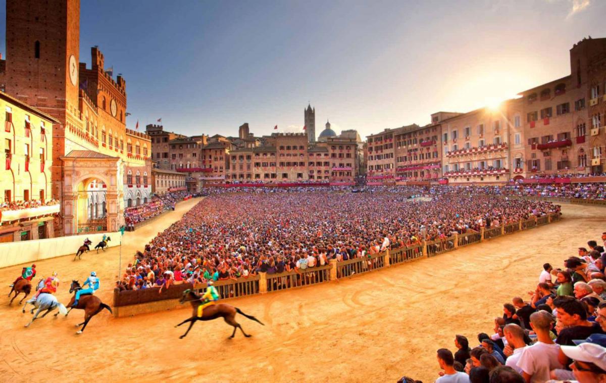 palio Siena Piazza del Campo Toskana