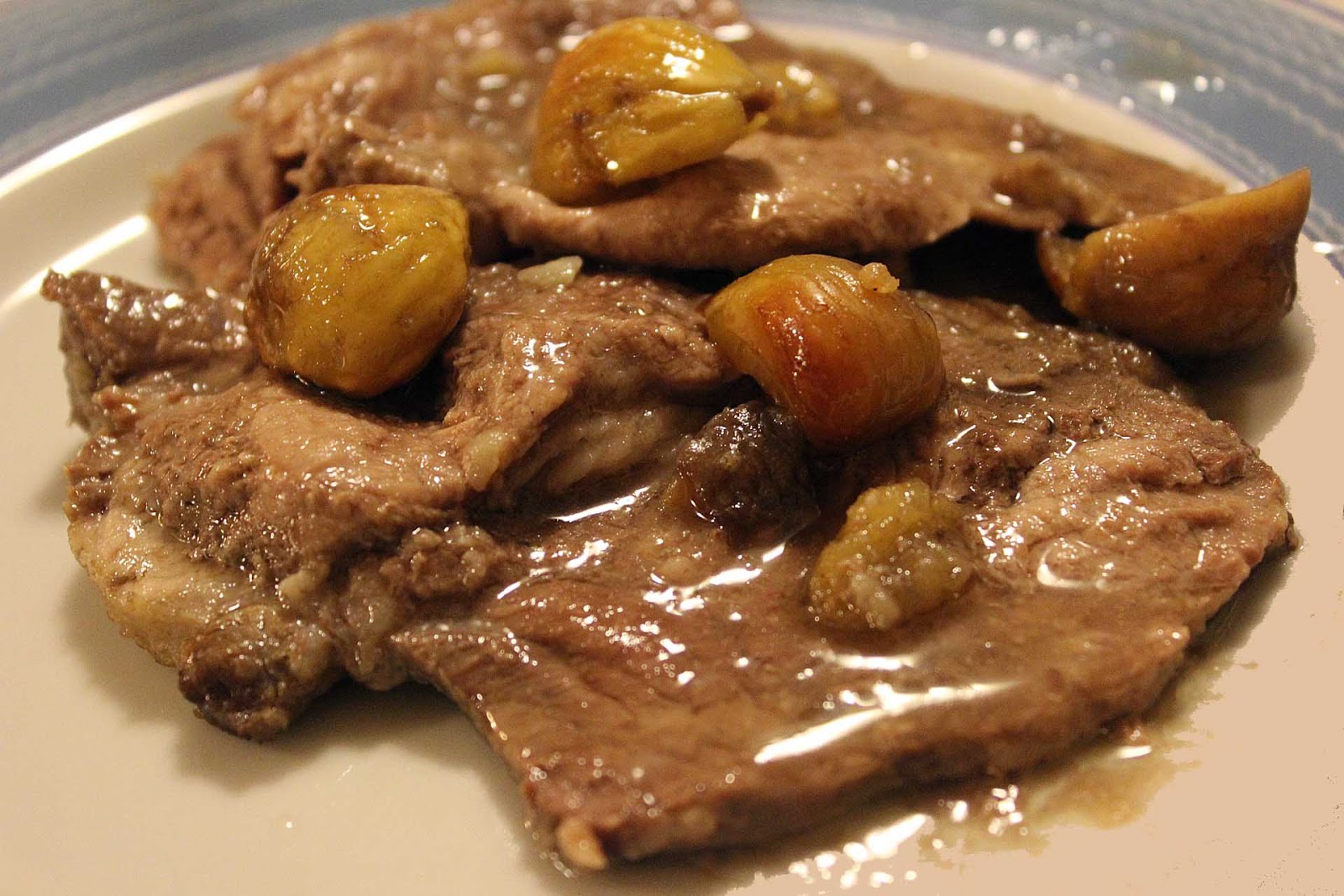 Schweinebraten mit Kastanien, Garfagnana, mediterrane Küche, Toskana