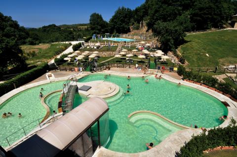 toller Pool in der Ferienanlage Sorano Toskana