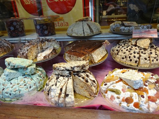 Torrone tzpische italienische WeihnachtssüÃigkeit